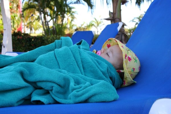 baby sleeping, baby sleep by pool, baby sleeps on pool lounge