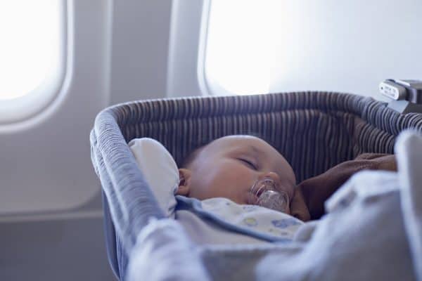airplane bassinet, airline bassinet, which airlines offer bassinets for infants