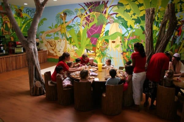 Feeding toddlers at Club Med makes traveling with a baby feel easy