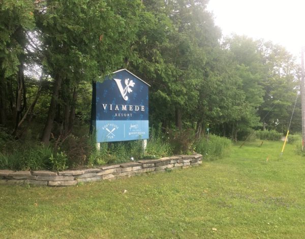 Sign for Viamede Resort
